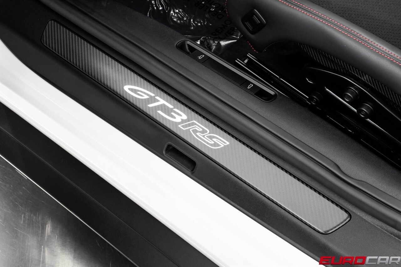 2025 Porsche 911 GT3 RS *WEISSACH PACKAGE * CARBON FIBER BUCKET SEATS * FRONT AXLE LIFT* - Photo 52 - Costa Mesa, CA 92626