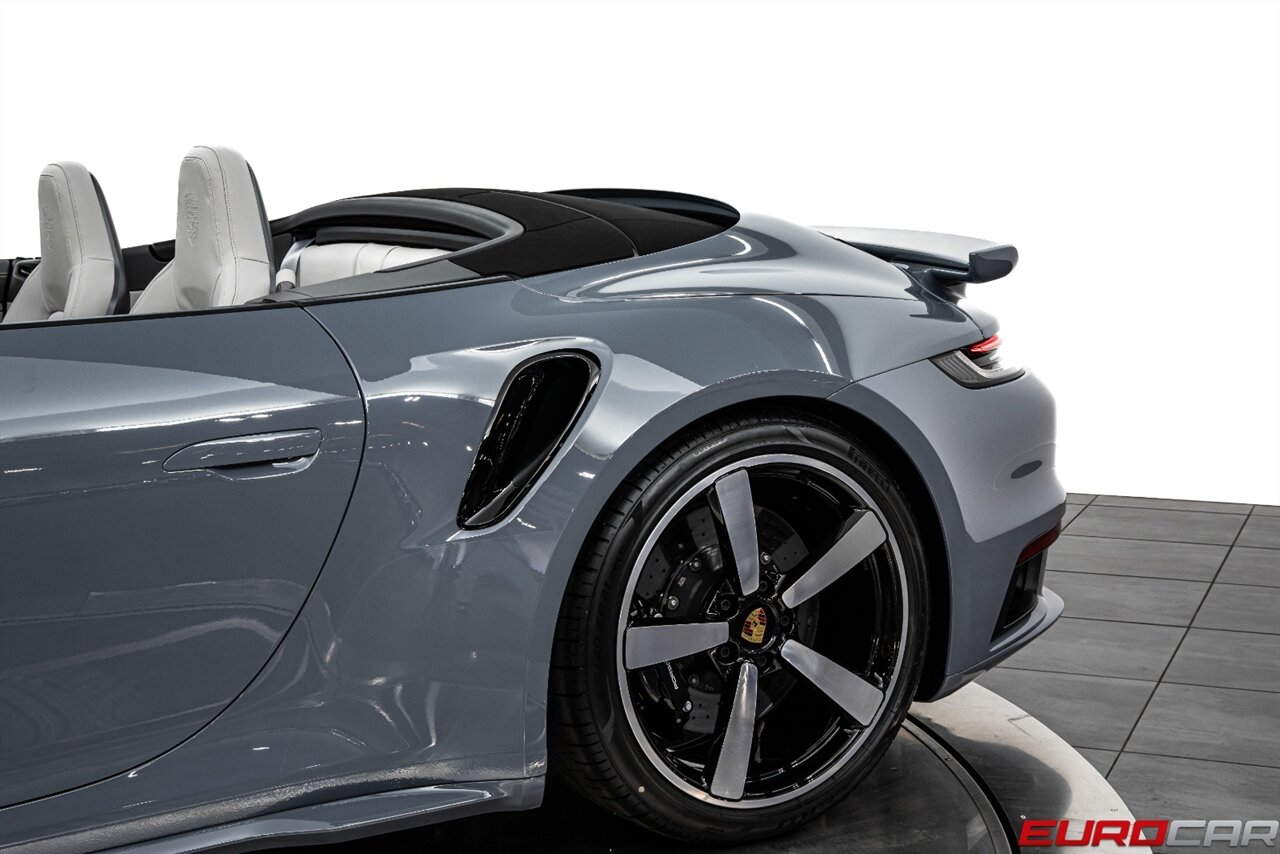 2025 Porsche 911 Turbo S *SPORTDESIGN PACKAGE * CERAMIC BRAKES * SPORT EXHAUST SYSTEM* - Photo 17 - Costa Mesa, CA 92626