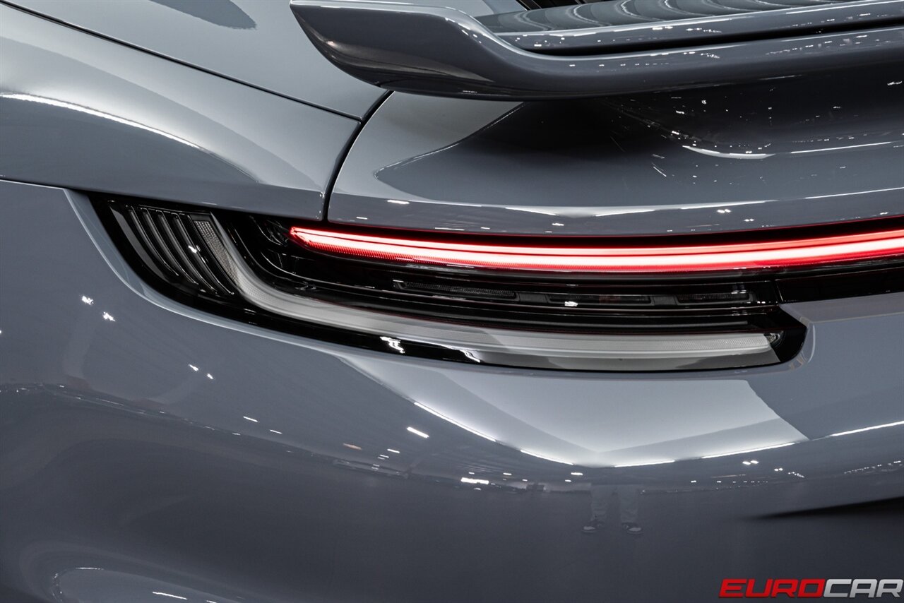 2025 Porsche 911 Turbo S *SPORTDESIGN PACKAGE * CERAMIC BRAKES * SPORT EXHAUST SYSTEM* - Photo 22 - Costa Mesa, CA 92626