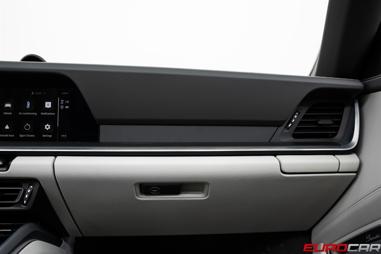 2025 Porsche 911 Turbo S *SPORTDESIGN PACKAGE * CERAMIC BRAKES * SPORT EXHAUST SYSTEM* - Photo 39 - Costa Mesa, CA 92626