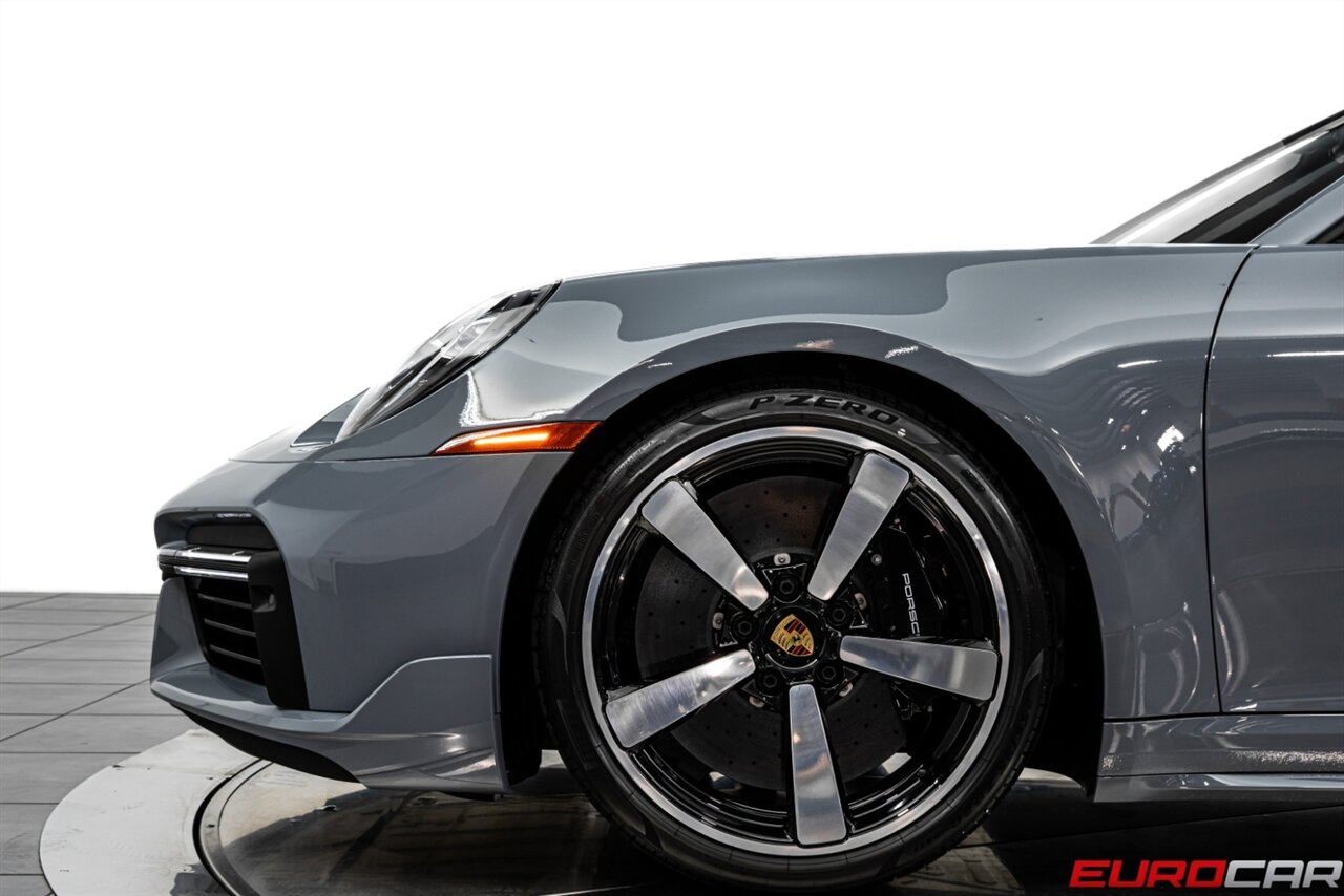 2025 Porsche 911 Turbo S *SPORTDESIGN PACKAGE * CERAMIC BRAKES * SPORT EXHAUST SYSTEM* - Photo 16 - Costa Mesa, CA 92626