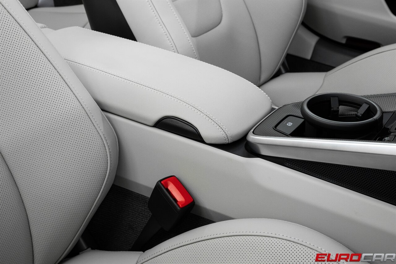 2025 Porsche 911 Turbo S *SPORTDESIGN PACKAGE * CERAMIC BRAKES * SPORT EXHAUST SYSTEM* - Photo 40 - Costa Mesa, CA 92626