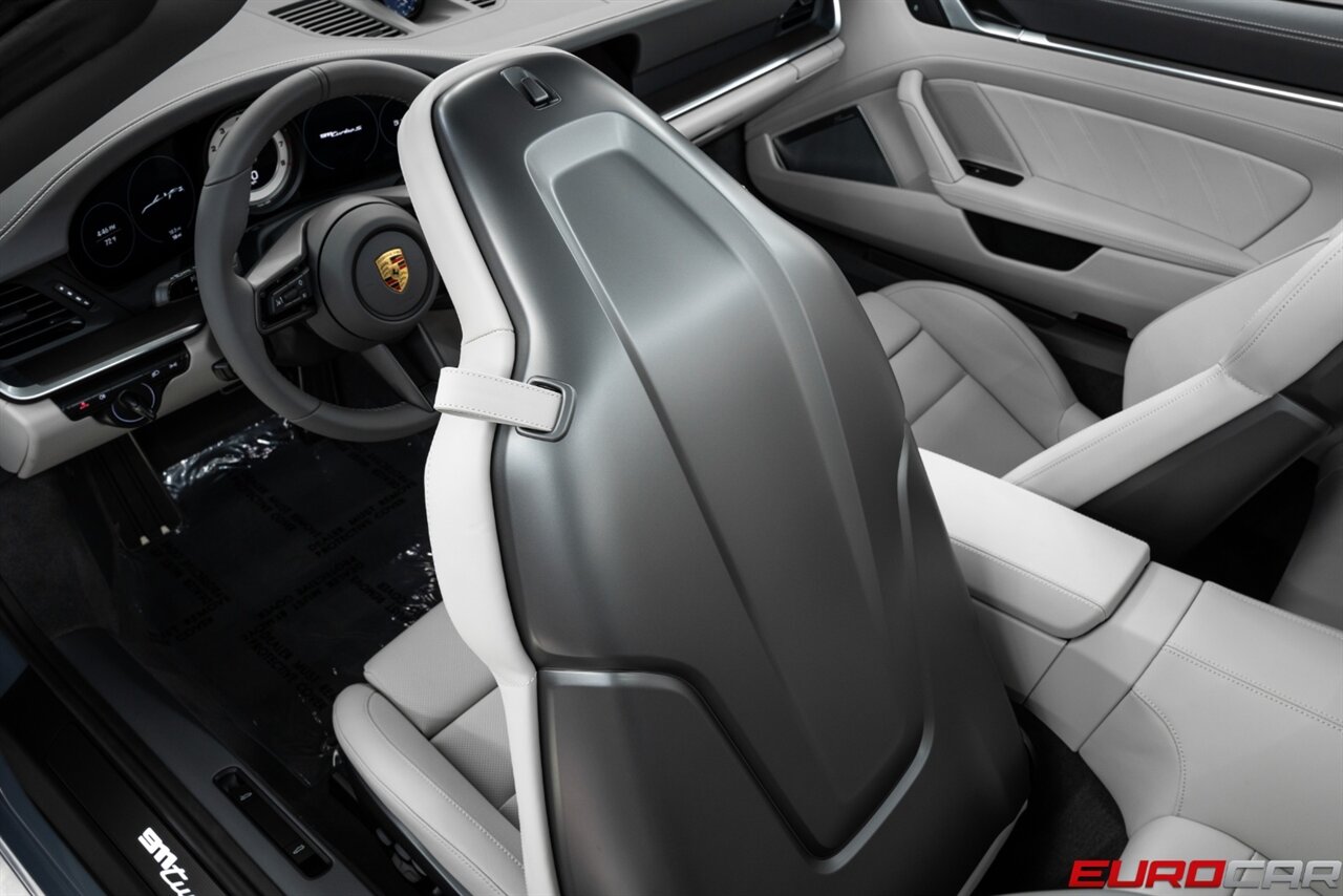 2025 Porsche 911 Turbo S *SPORTDESIGN PACKAGE * CERAMIC BRAKES * SPORT EXHAUST SYSTEM* - Photo 45 - Costa Mesa, CA 92626