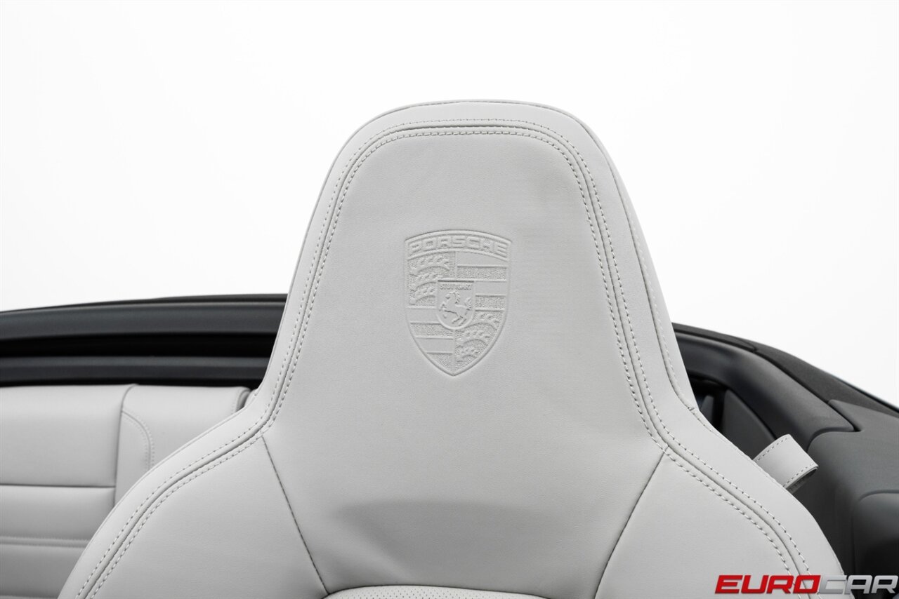 2025 Porsche 911 Turbo S *SPORTDESIGN PACKAGE * CERAMIC BRAKES * SPORT EXHAUST SYSTEM* - Photo 46 - Costa Mesa, CA 92626