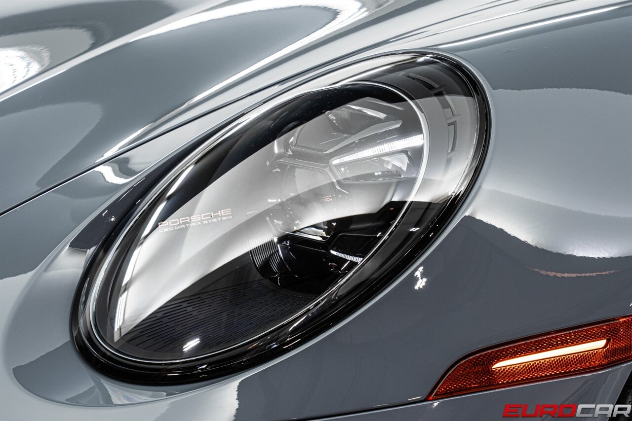 2025 Porsche 911 Turbo S *SPORTDESIGN PACKAGE * CERAMIC BRAKES * SPORT EXHAUST SYSTEM* - Photo 13 - Costa Mesa, CA 92626
