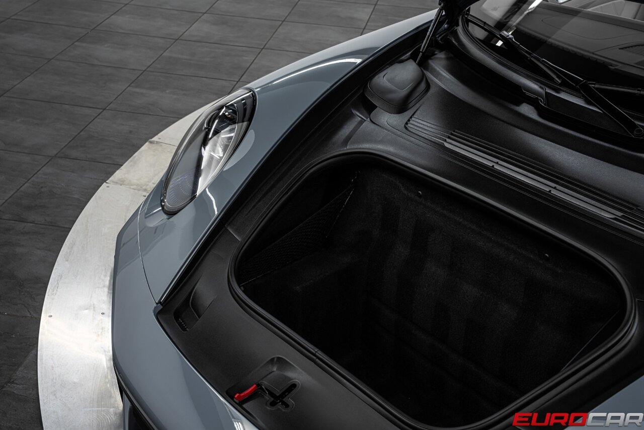 2025 Porsche 911 Turbo S *SPORTDESIGN PACKAGE * CERAMIC BRAKES * SPORT EXHAUST SYSTEM* - Photo 12 - Costa Mesa, CA 92626