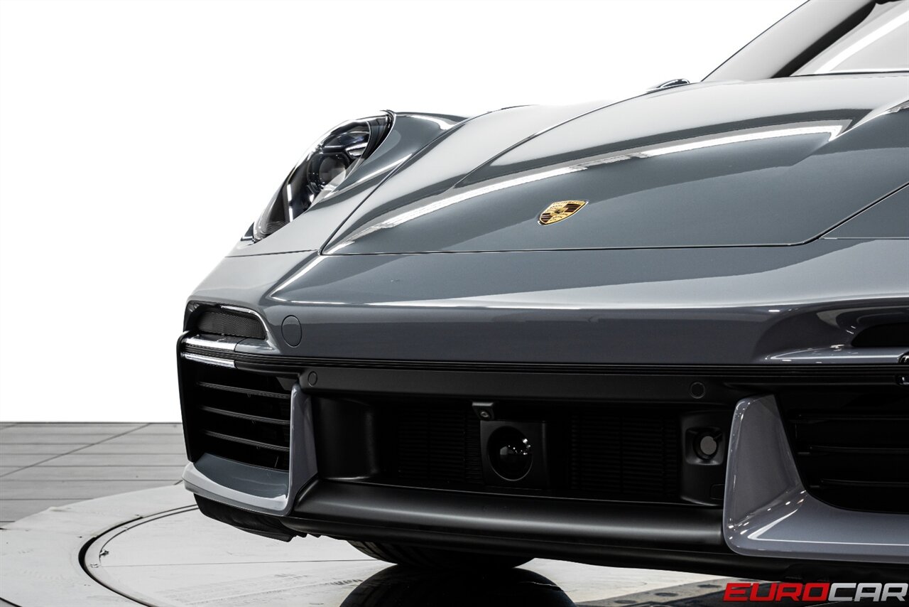 2025 Porsche 911 Turbo S *SPORTDESIGN PACKAGE * CERAMIC BRAKES * SPORT EXHAUST SYSTEM* - Photo 14 - Costa Mesa, CA 92626