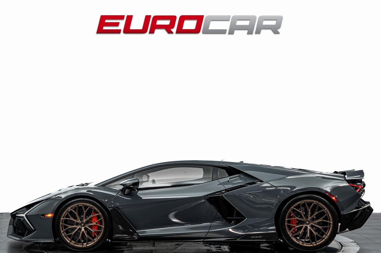 2025 Lamborghini Revuelto *$44,600 IN CARBON OPTIONS * SPECIAL PAINT * PPF* - Photo 2 - Costa Mesa, CA 92626