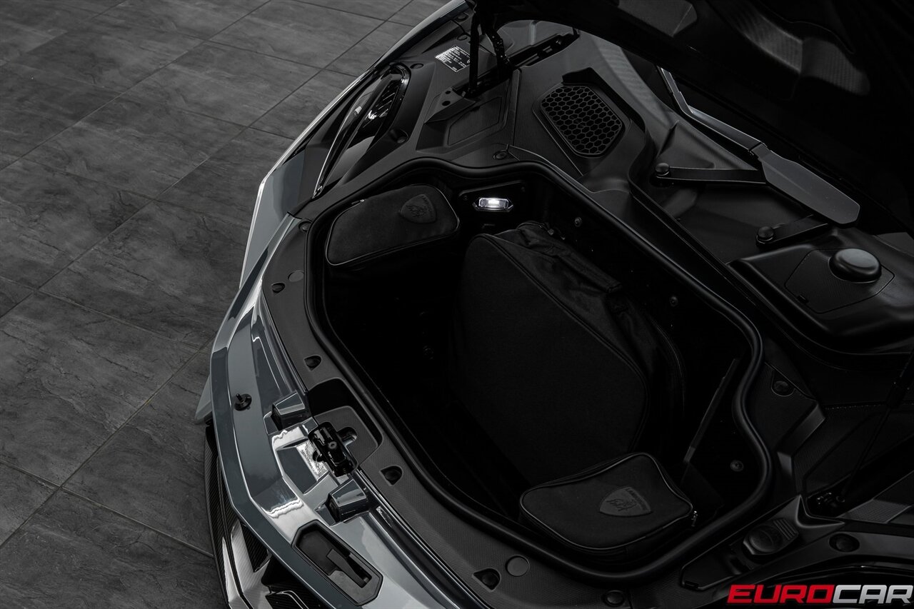 2025 Lamborghini Revuelto *$44,600 IN CARBON OPTIONS * SPECIAL PAINT * PPF* - Photo 12 - Costa Mesa, CA 92626