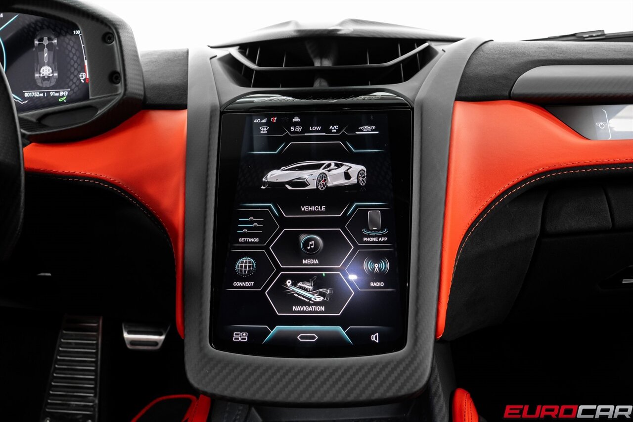 2025 Lamborghini Revuelto *$44,600 IN CARBON OPTIONS * SPECIAL PAINT * PPF* - Photo 41 - Costa Mesa, CA 92626