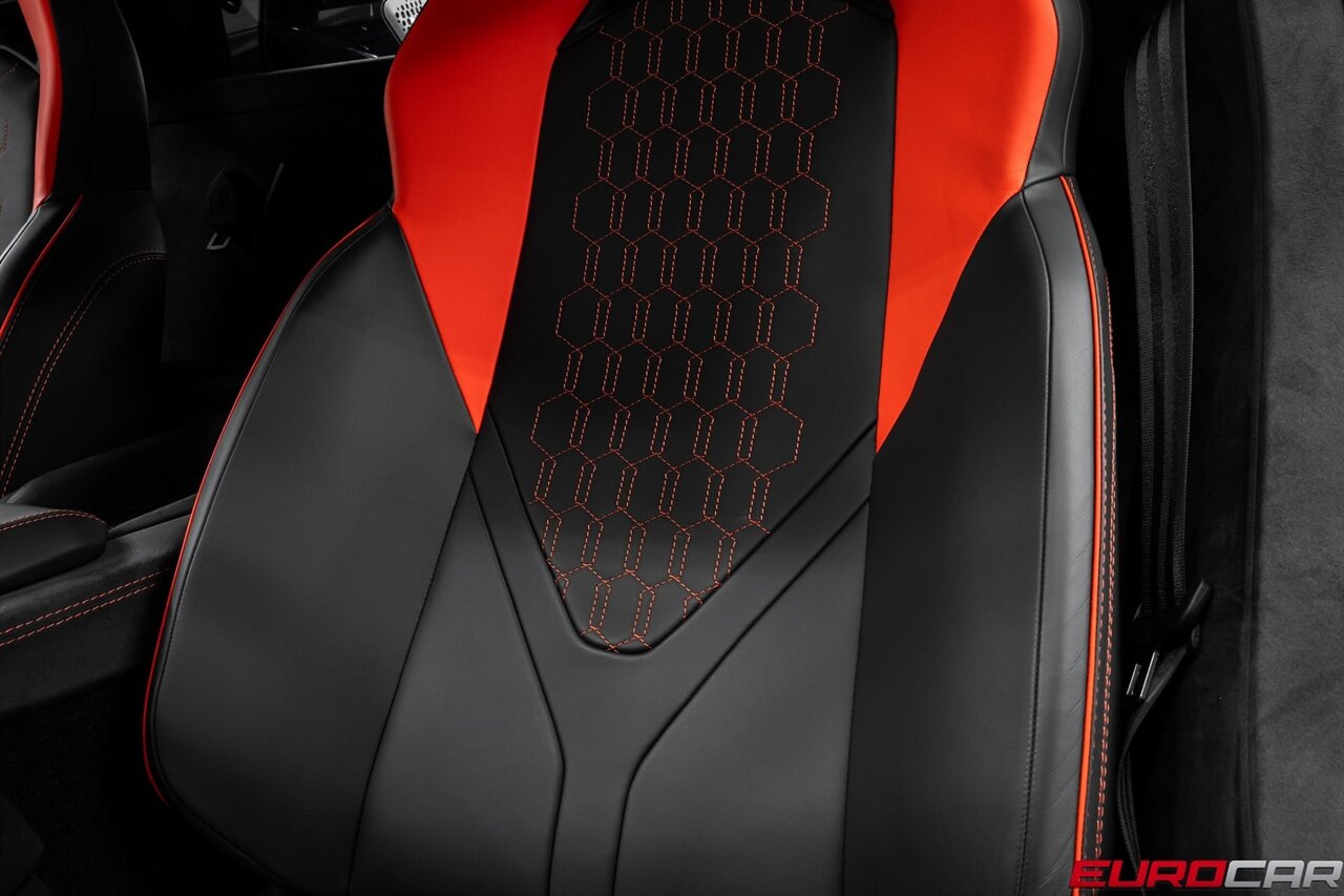 2025 Lamborghini Revuelto *$44,600 IN CARBON OPTIONS * SPECIAL PAINT * PPF* - Photo 54 - Costa Mesa, CA 92626