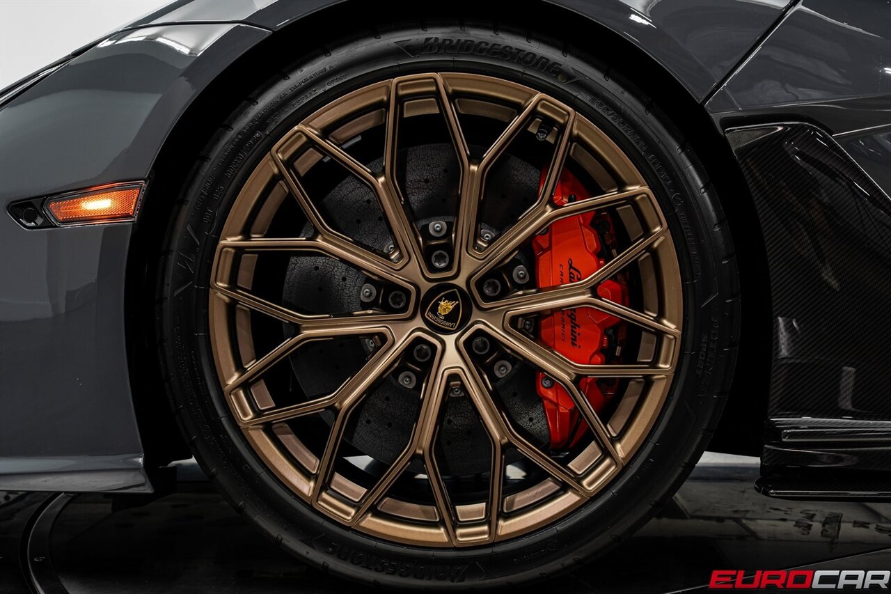 2025 Lamborghini Revuelto *$44,600 IN CARBON OPTIONS * SPECIAL PAINT * PPF* - Photo 31 - Costa Mesa, CA 92626