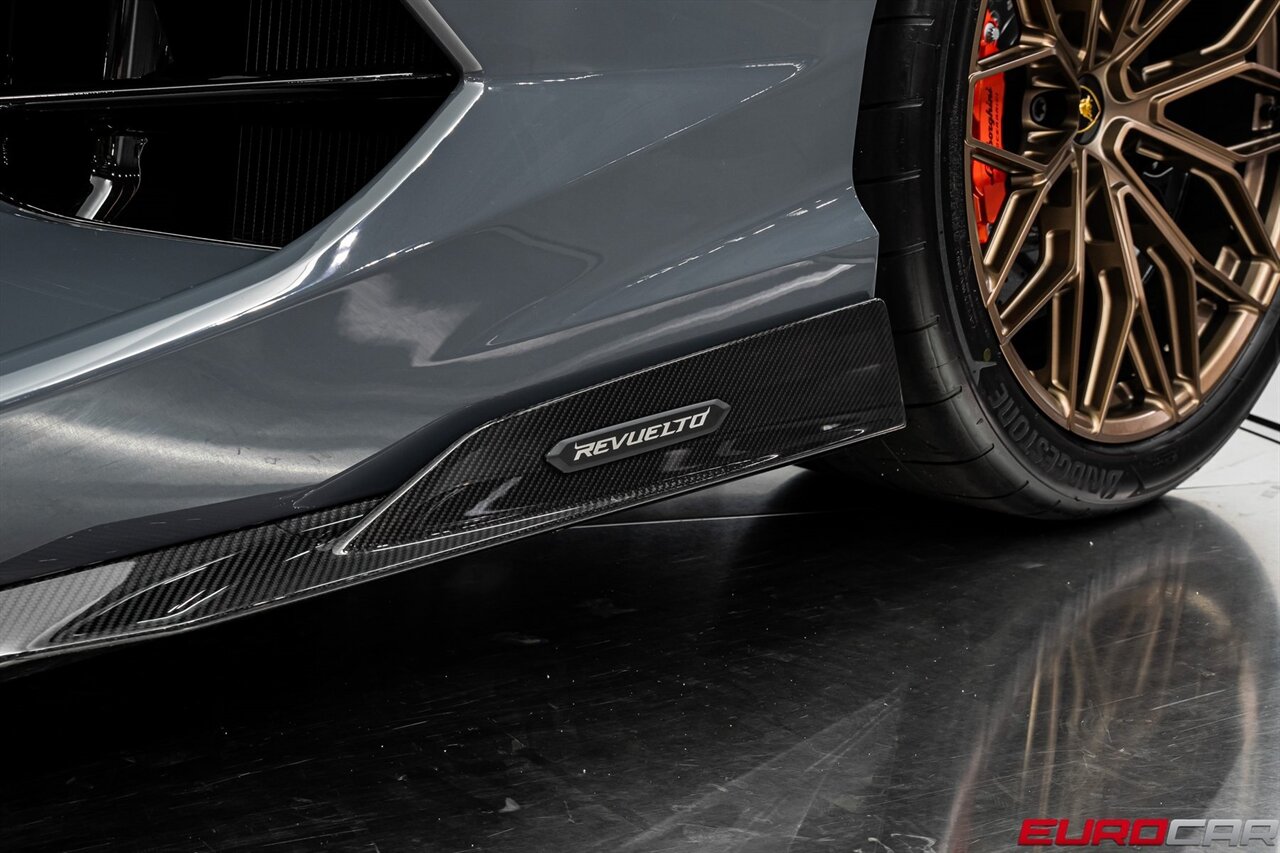 2025 Lamborghini Revuelto *$44,600 IN CARBON OPTIONS * SPECIAL PAINT * PPF* - Photo 20 - Costa Mesa, CA 92626