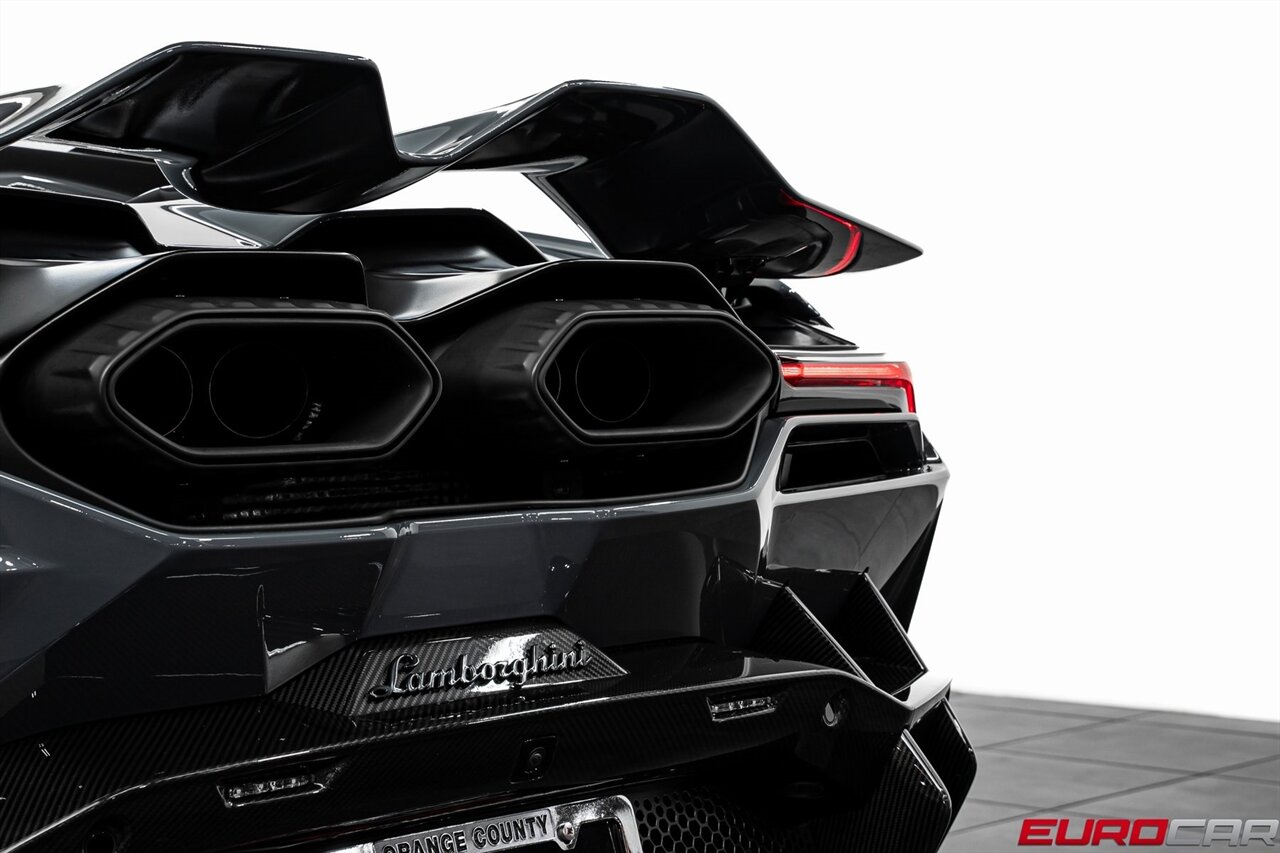 2025 Lamborghini Revuelto *$44,600 IN CARBON OPTIONS * SPECIAL PAINT * PPF* - Photo 28 - Costa Mesa, CA 92626