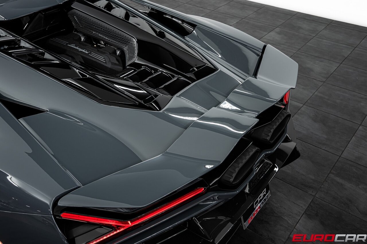 2025 Lamborghini Revuelto *$44,600 IN CARBON OPTIONS * SPECIAL PAINT * PPF* - Photo 25 - Costa Mesa, CA 92626