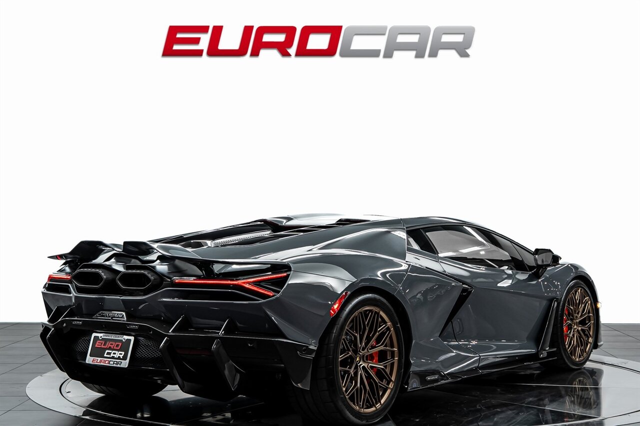 2025 Lamborghini Revuelto *$44,600 IN CARBON OPTIONS * SPECIAL PAINT * PPF* - Photo 5 - Costa Mesa, CA 92626