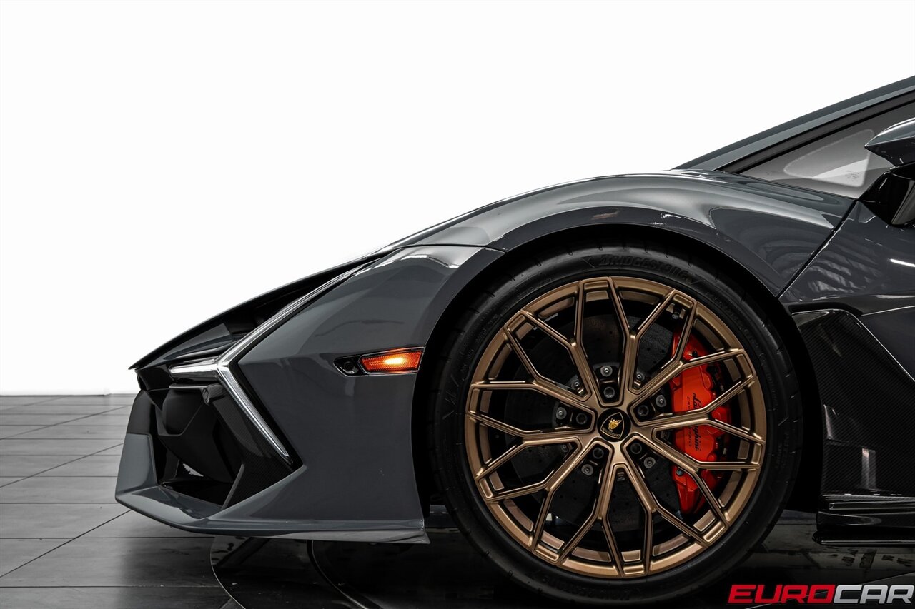 2025 Lamborghini Revuelto *$44,600 IN CARBON OPTIONS * SPECIAL PAINT * PPF* - Photo 16 - Costa Mesa, CA 92626