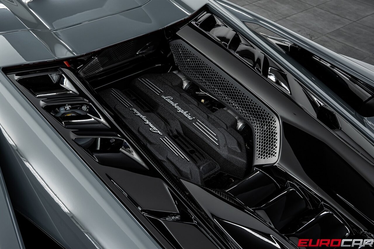 2025 Lamborghini Revuelto *$44,600 IN CARBON OPTIONS * SPECIAL PAINT * PPF* - Photo 26 - Costa Mesa, CA 92626