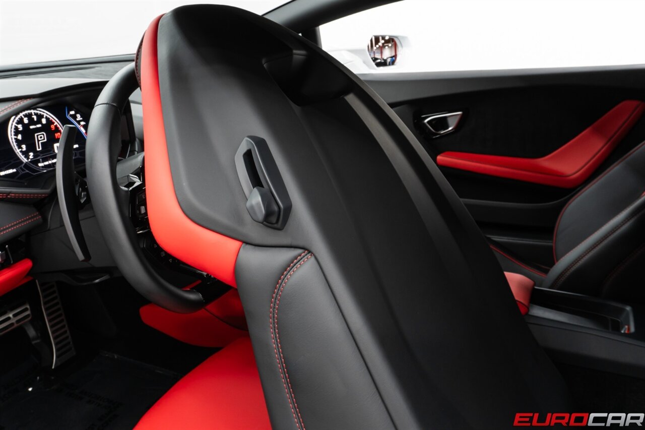 2021 Lamborghini Huracan EVO  *STYLE PACKAGE * BICOLOR INTERIOR * LIFESTYLE PACKAGE* - Photo 42 - Costa Mesa, CA 92626