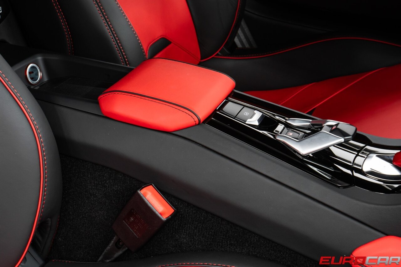 2021 Lamborghini Huracan EVO  *STYLE PACKAGE * BICOLOR INTERIOR * LIFESTYLE PACKAGE* - Photo 37 - Costa Mesa, CA 92626