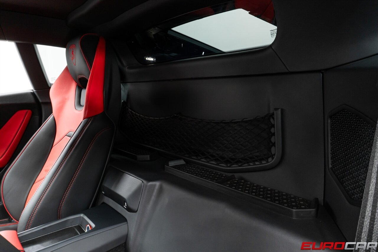 2021 Lamborghini Huracan EVO  *STYLE PACKAGE * BICOLOR INTERIOR * LIFESTYLE PACKAGE* - Photo 41 - Costa Mesa, CA 92626