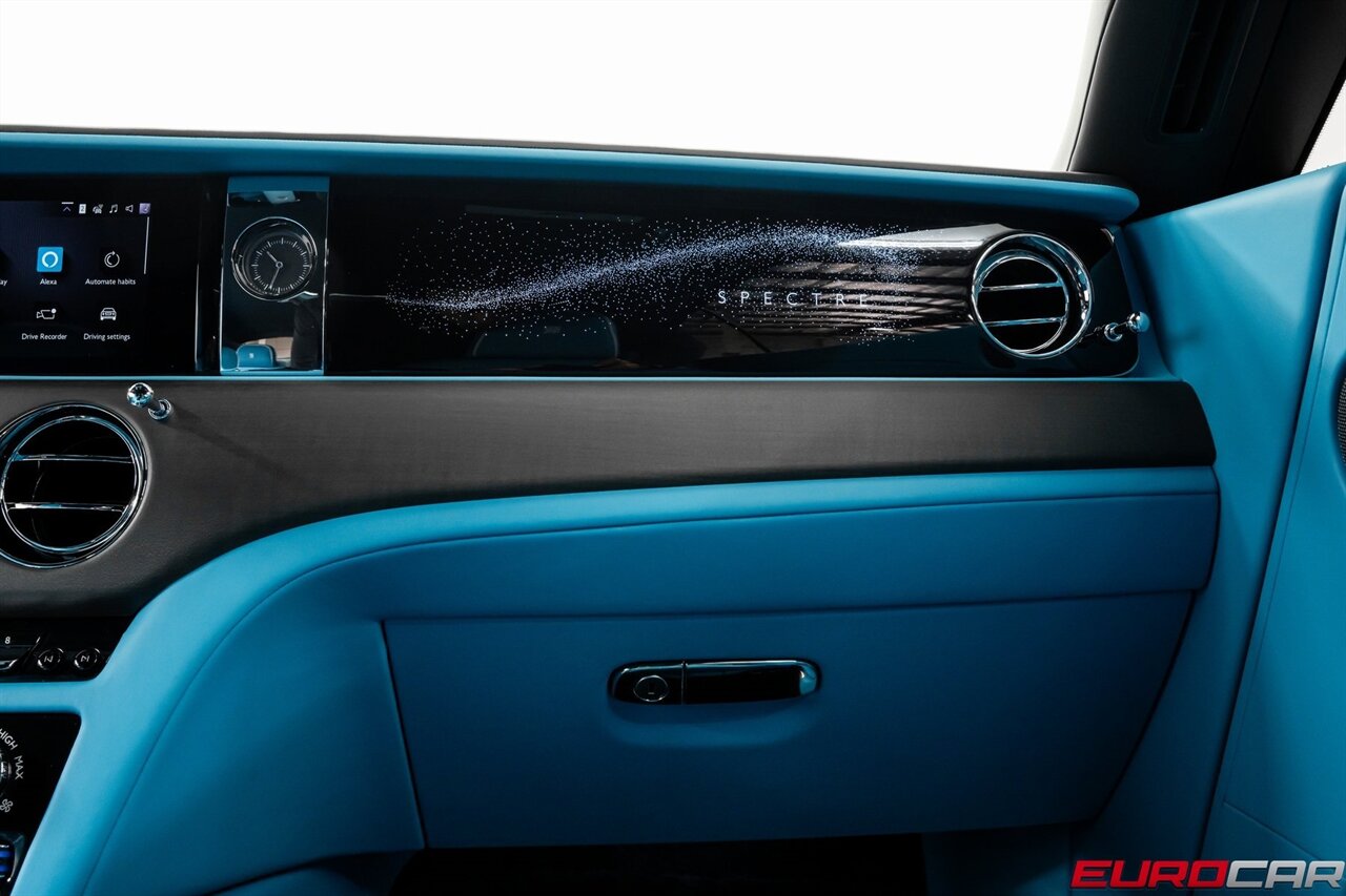 2024 Rolls-Royce Spectre *LAUNCH PACKAGE * STARLIGHT DOORS * BESPOKE INTERIOR* - Photo 28 - Costa Mesa, CA 92626