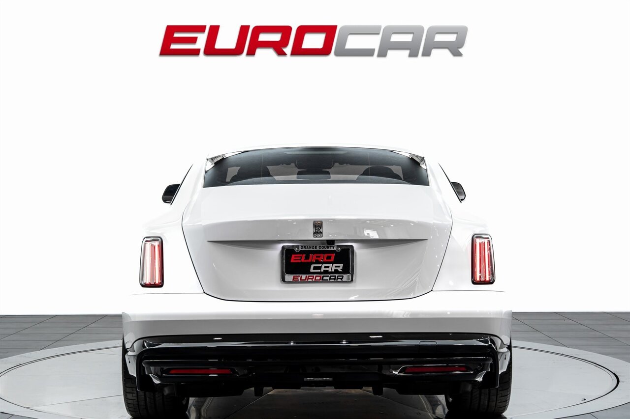 2024 Rolls-Royce Spectre *LAUNCH PACKAGE * STARLIGHT DOORS * BESPOKE INTERIOR* - Photo 4 - Costa Mesa, CA 92626