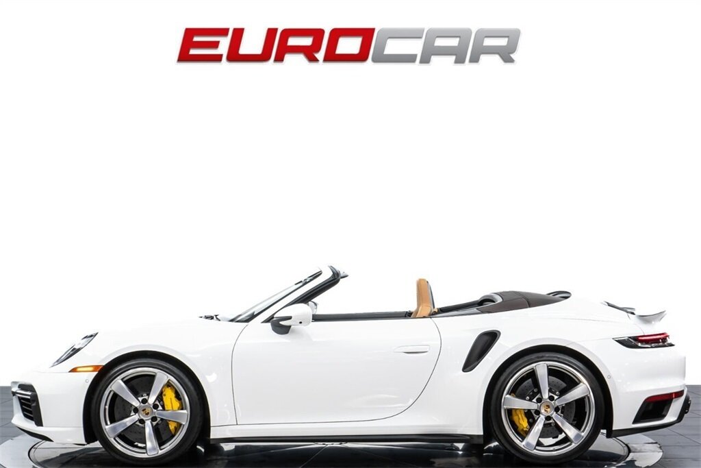 2024 Porsche 911 Turbo S *TWO-TONE EXCLUSIVE MANUFAKTUR INTERIOR * FRONT AXLE LIFT SYSTEM* - Photo 2 - Costa Mesa, CA 92626
