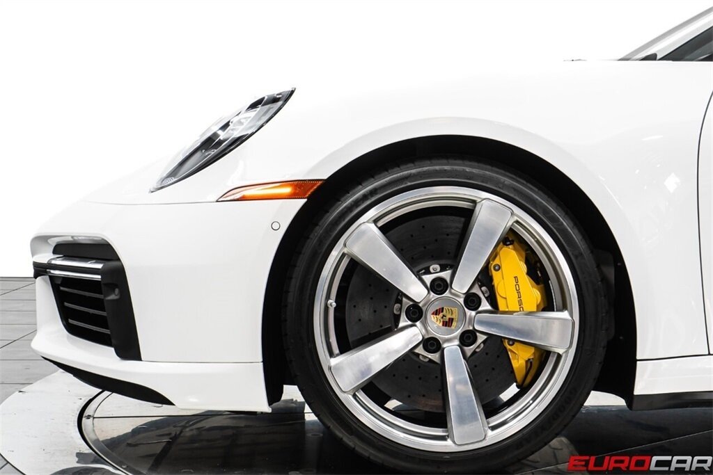2024 Porsche 911 Turbo S *TWO-TONE EXCLUSIVE MANUFAKTUR INTERIOR * FRONT AXLE LIFT SYSTEM* - Photo 16 - Costa Mesa, CA 92626