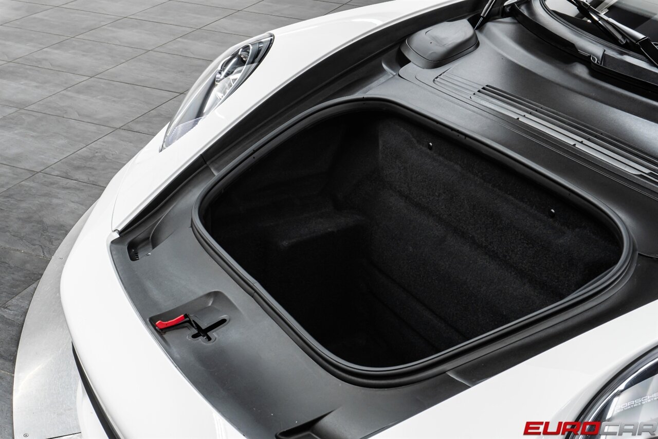 2024 Porsche 911 Turbo S *TWO-TONE EXCLUSIVE MANUFAKTUR INTERIOR * FRONT AXLE LIFT SYSTEM* - Photo 60 - Costa Mesa, CA 92626