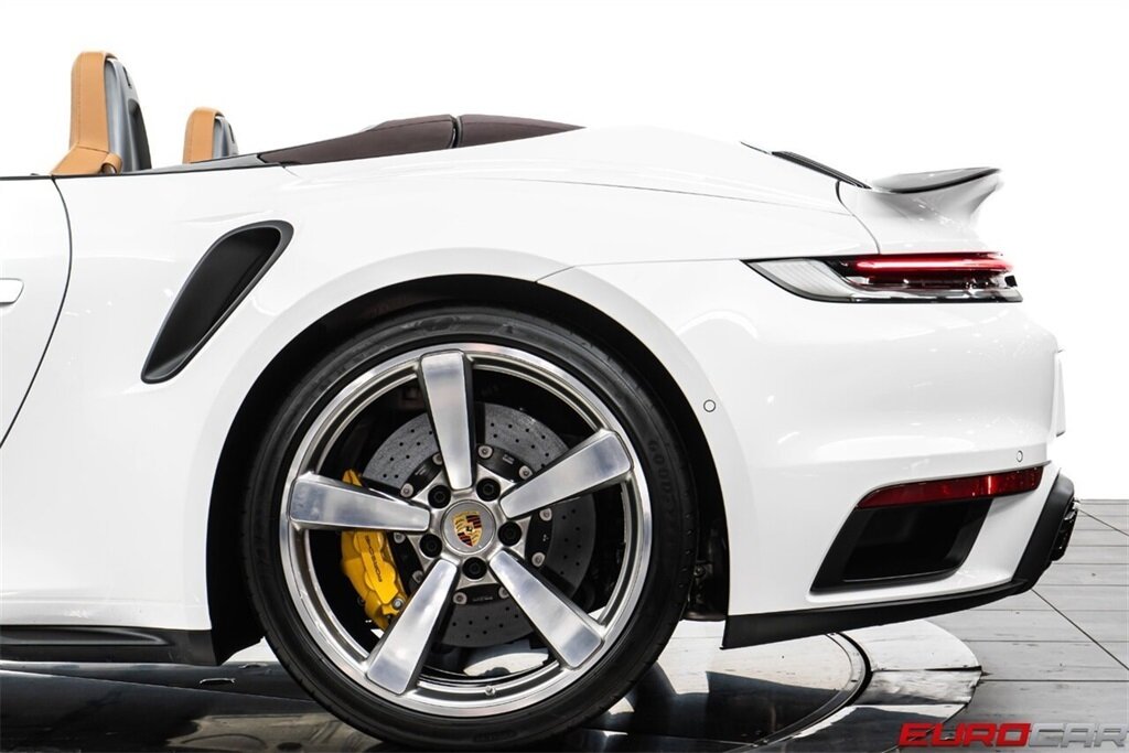 2024 Porsche 911 Turbo S *TWO-TONE EXCLUSIVE MANUFAKTUR INTERIOR * FRONT AXLE LIFT SYSTEM* - Photo 20 - Costa Mesa, CA 92626