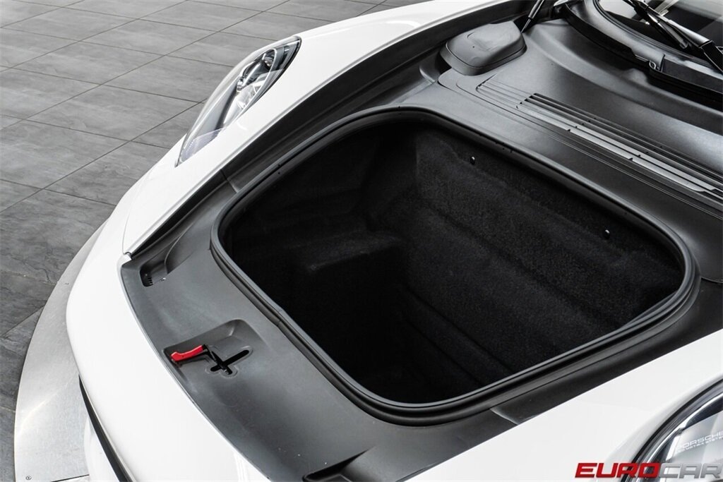 2024 Porsche 911 Turbo S *TWO-TONE EXCLUSIVE MANUFAKTUR INTERIOR * FRONT AXLE LIFT SYSTEM* - Photo 12 - Costa Mesa, CA 92626