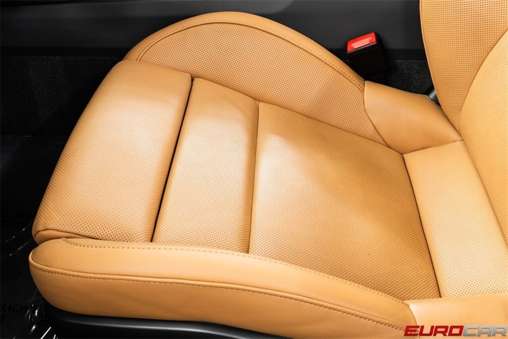 2024 Porsche 911 Turbo S *TWO-TONE EXCLUSIVE MANUFAKTUR INTERIOR * FRONT AXLE LIFT SYSTEM* - Photo 47 - Costa Mesa, CA 92626
