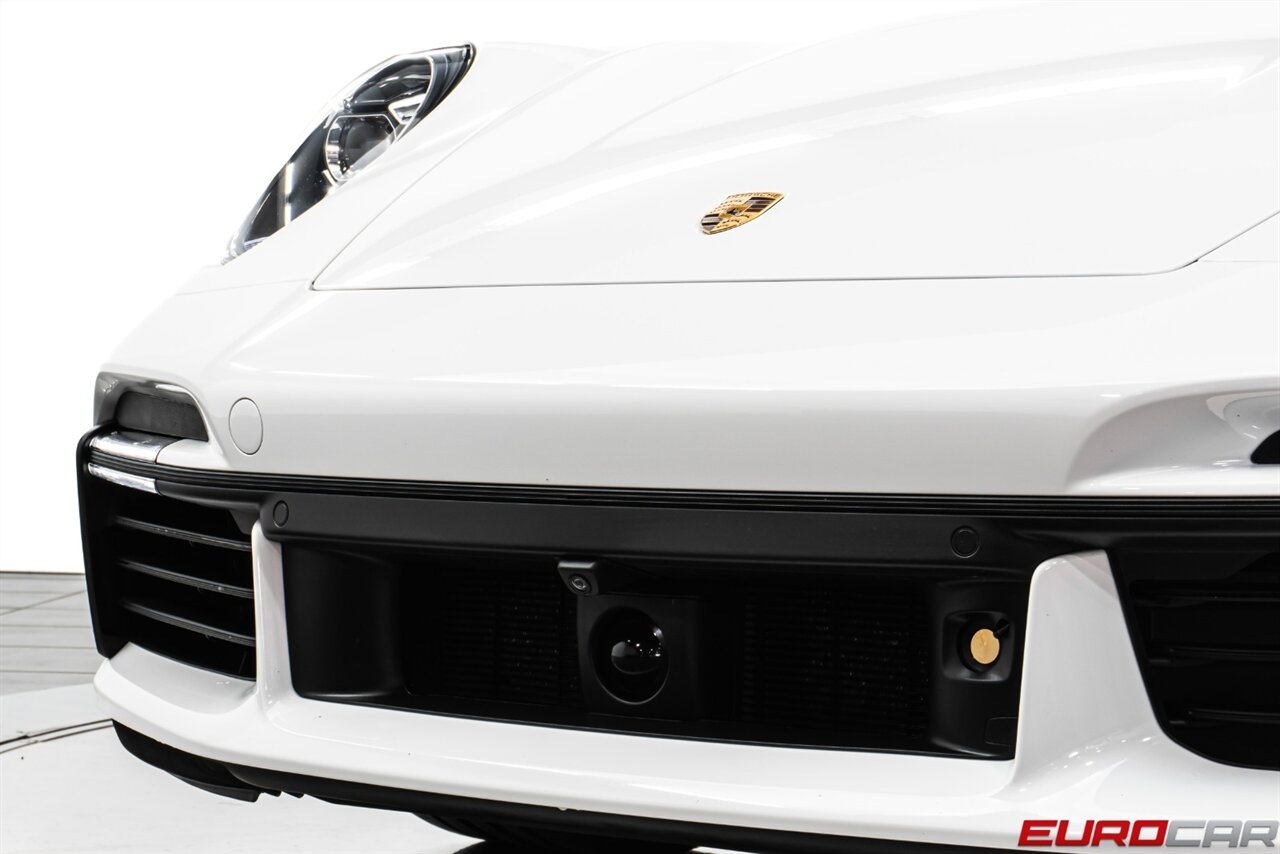 2024 Porsche 911 Turbo S *TWO-TONE EXCLUSIVE MANUFAKTUR INTERIOR * FRONT AXLE LIFT SYSTEM* - Photo 62 - Costa Mesa, CA 92626