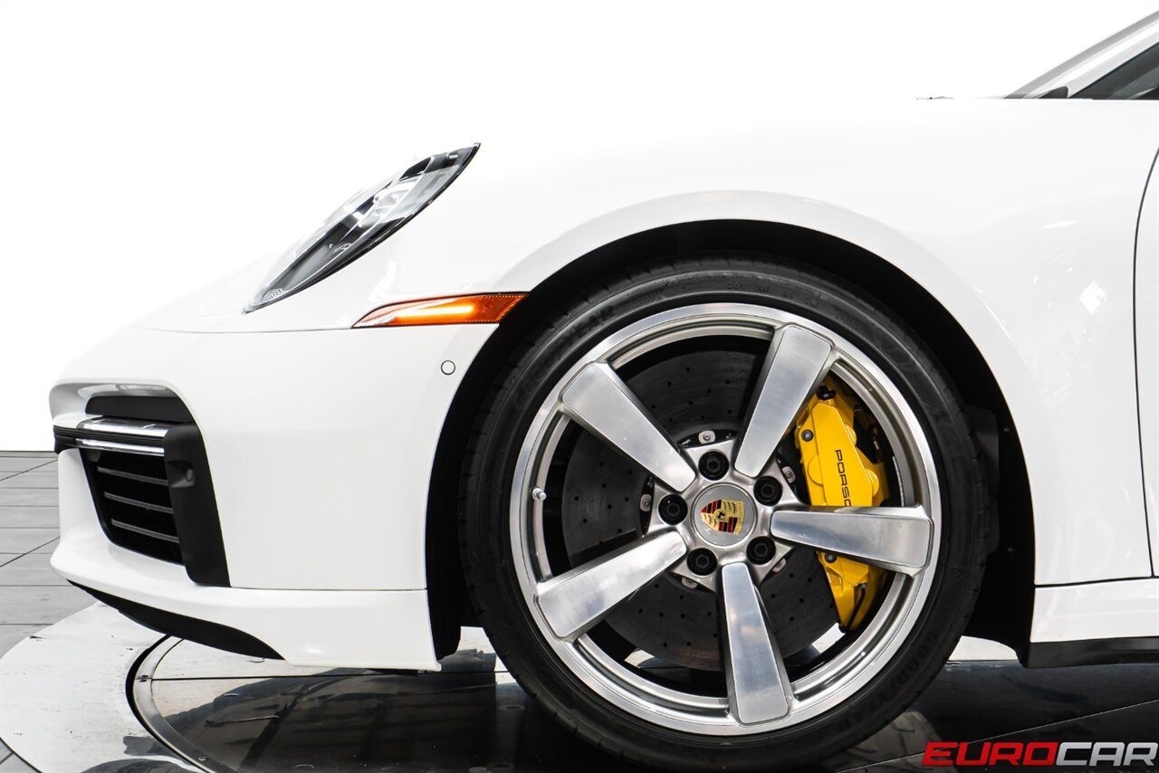 2024 Porsche 911 Turbo S *TWO-TONE EXCLUSIVE MANUFAKTUR INTERIOR * FRONT AXLE LIFT SYSTEM* - Photo 64 - Costa Mesa, CA 92626