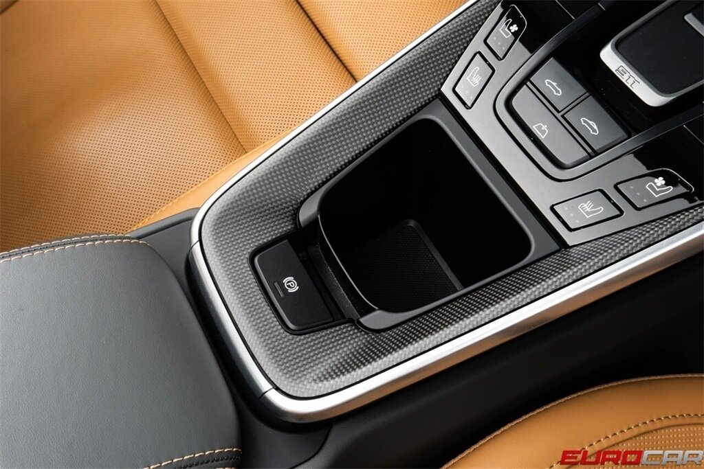 2024 Porsche 911 Turbo S *TWO-TONE EXCLUSIVE MANUFAKTUR INTERIOR * FRONT AXLE LIFT SYSTEM* - Photo 39 - Costa Mesa, CA 92626