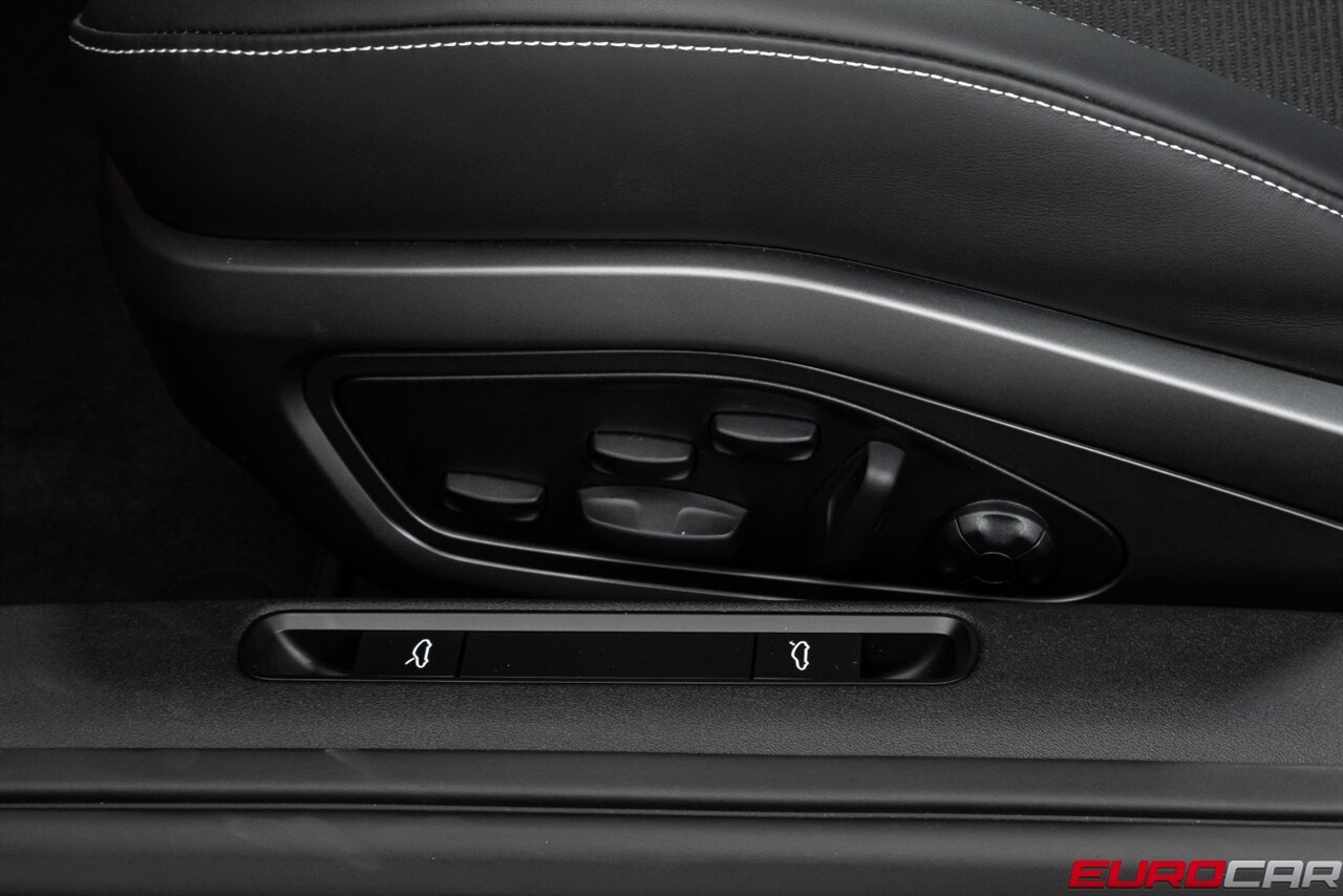 2025 Porsche 911 GT3 Touring *LIGHTWEIGHT PACKAGE * FRONT LIFT * MAGNESIUM WHEELS* - Photo 52 - Costa Mesa, CA 92626