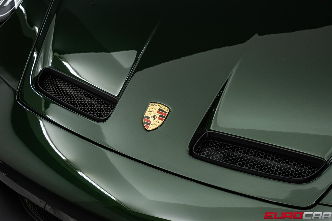 2025 Porsche 911 GT3 Touring *LIGHTWEIGHT PACKAGE * FRONT LIFT * MAGNESIUM WHEELS* - Photo 11 - Costa Mesa, CA 92626