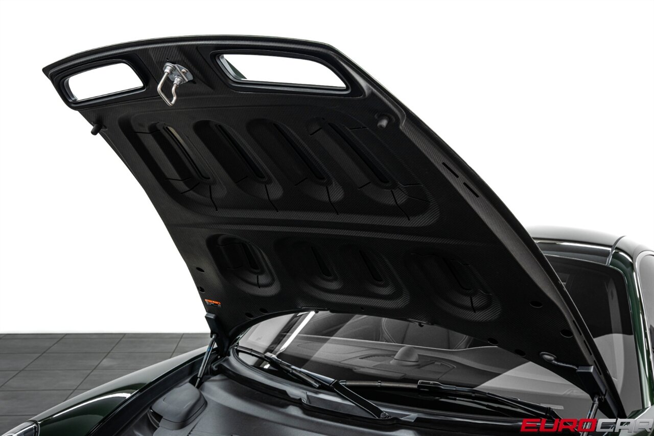 2025 Porsche 911 GT3 Touring *LIGHTWEIGHT PACKAGE * FRONT LIFT * MAGNESIUM WHEELS* - Photo 9 - Costa Mesa, CA 92626