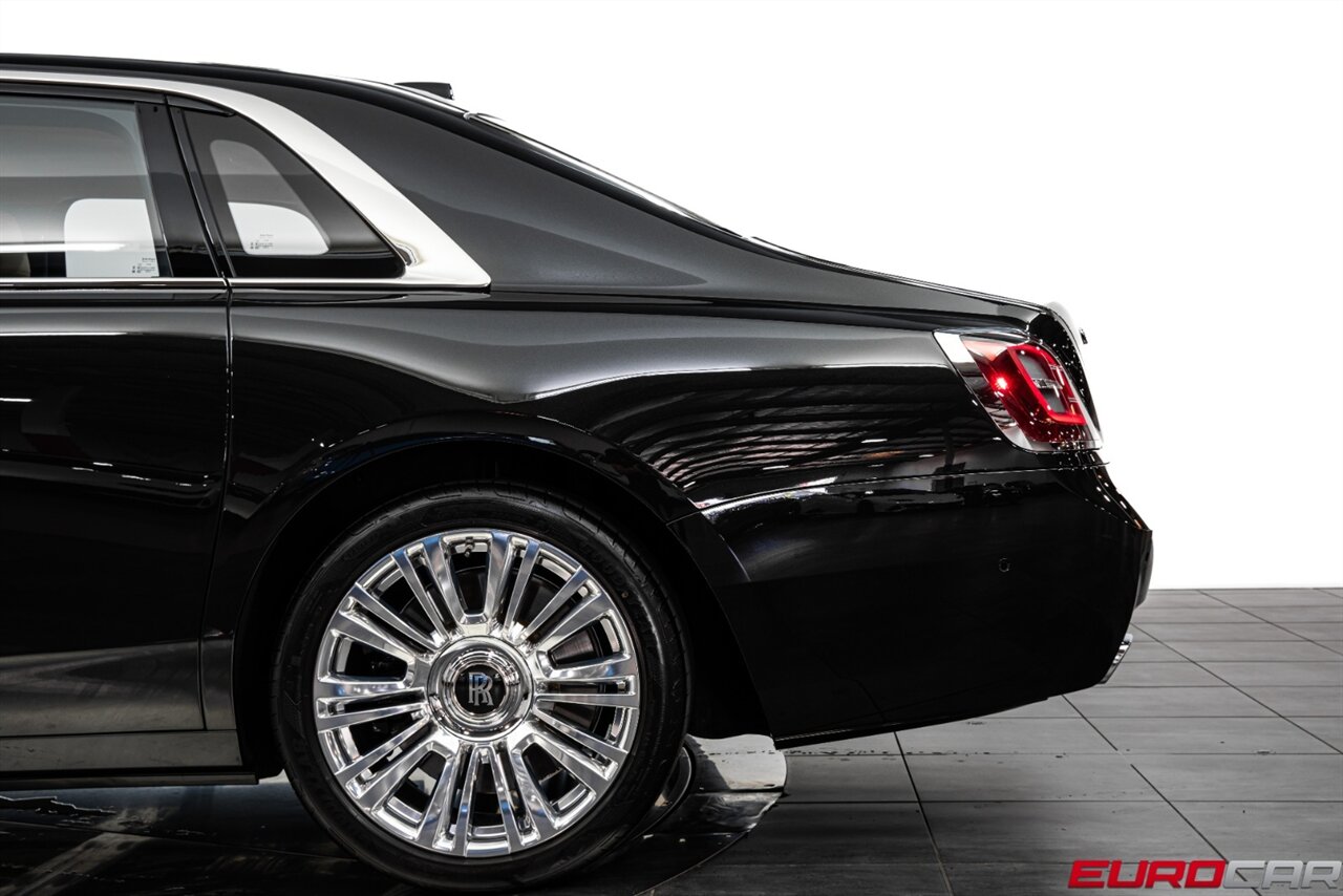 2022 Rolls-Royce Ghost EWB  *RARE LONG WHEEL BASE * REAR THEATER * STARLIGHT HEADLINER * FRONT PPF* - Photo 17 - Costa Mesa, CA 92626