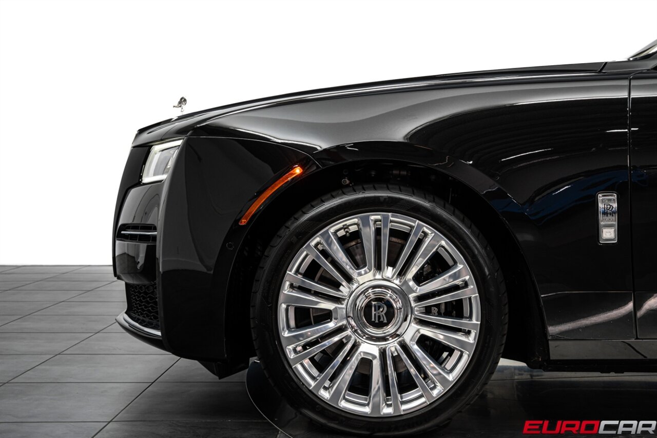 2022 Rolls-Royce Ghost EWB  *RARE LONG WHEEL BASE * REAR THEATER * STARLIGHT HEADLINER * FRONT PPF* - Photo 15 - Costa Mesa, CA 92626