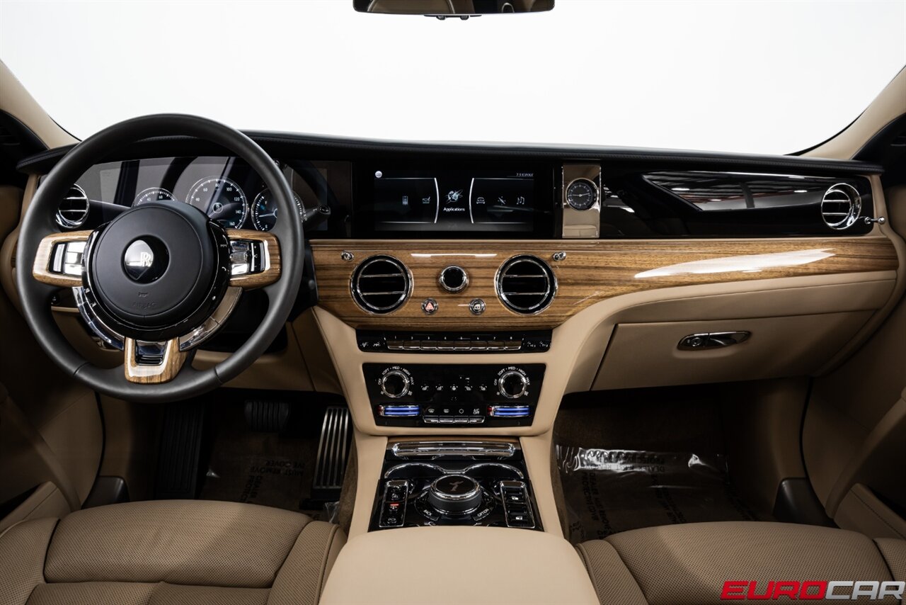 2022 Rolls-Royce Ghost EWB  *RARE LONG WHEEL BASE * REAR THEATER * STARLIGHT HEADLINER * FRONT PPF* - Photo 25 - Costa Mesa, CA 92626