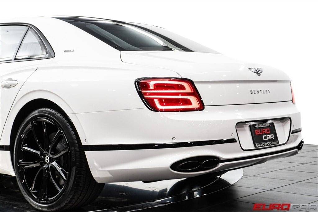 2024 Bentley Flying Spur Edition 8  *BLACKLINE SPEC * ROTATING DISPLAY * FRONT PPF* - Photo 16 - Costa Mesa, CA 92626