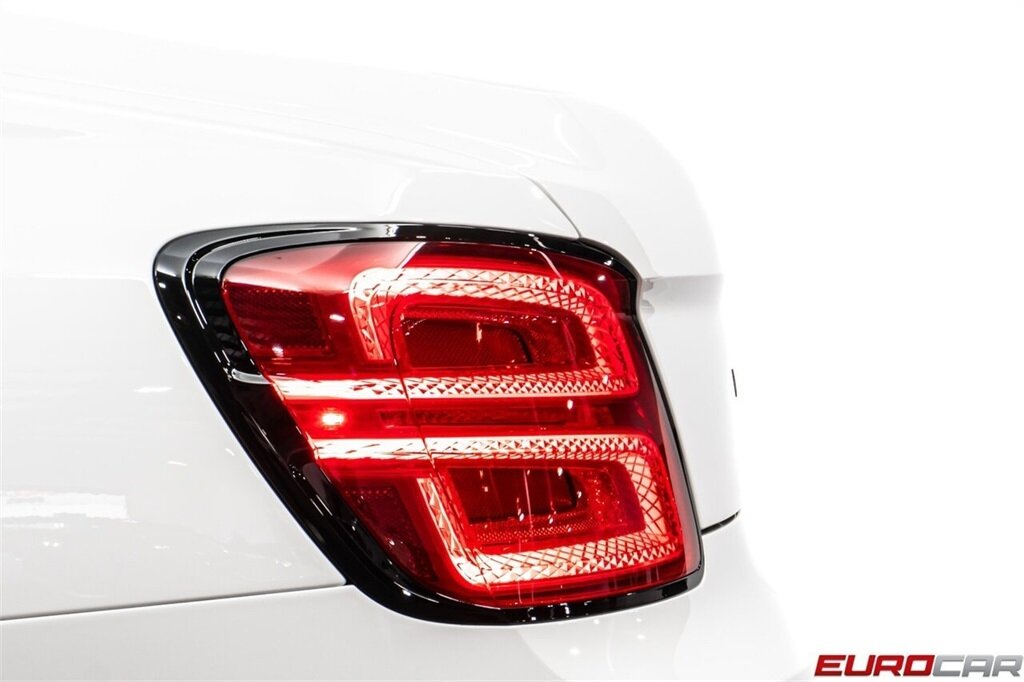 2024 Bentley Flying Spur Edition 8  *BLACKLINE SPEC * ROTATING DISPLAY * FRONT PPF* - Photo 17 - Costa Mesa, CA 92626