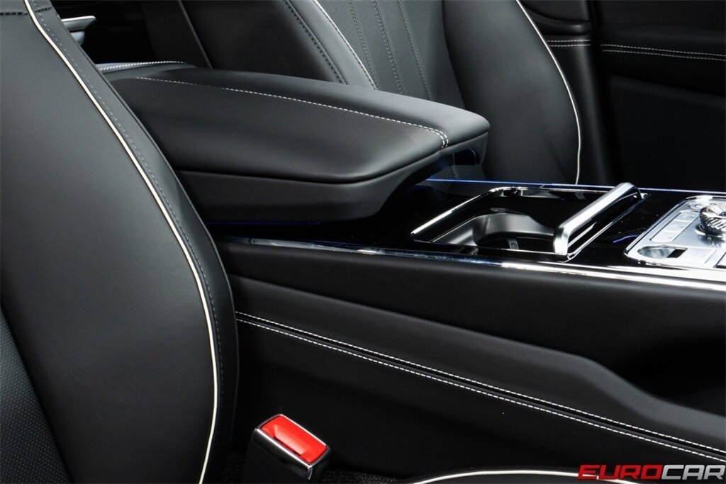 2024 Bentley Flying Spur Edition 8  *BLACKLINE SPEC * ROTATING DISPLAY * FRONT PPF* - Photo 35 - Costa Mesa, CA 92626