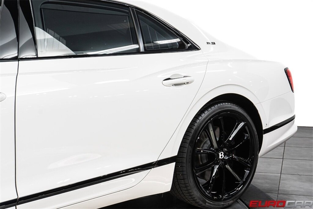 2024 Bentley Flying Spur Edition 8  *BLACKLINE SPEC * ROTATING DISPLAY * FRONT PPF* - Photo 14 - Costa Mesa, CA 92626