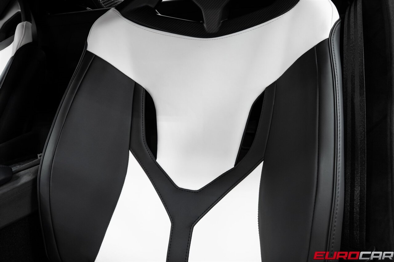 2025 Lamborghini Revuelto *HIGH GLOSS STYLE PACKAGE * PASSENGER DISPLAY*   - Photo 46 - Costa Mesa, CA 92626