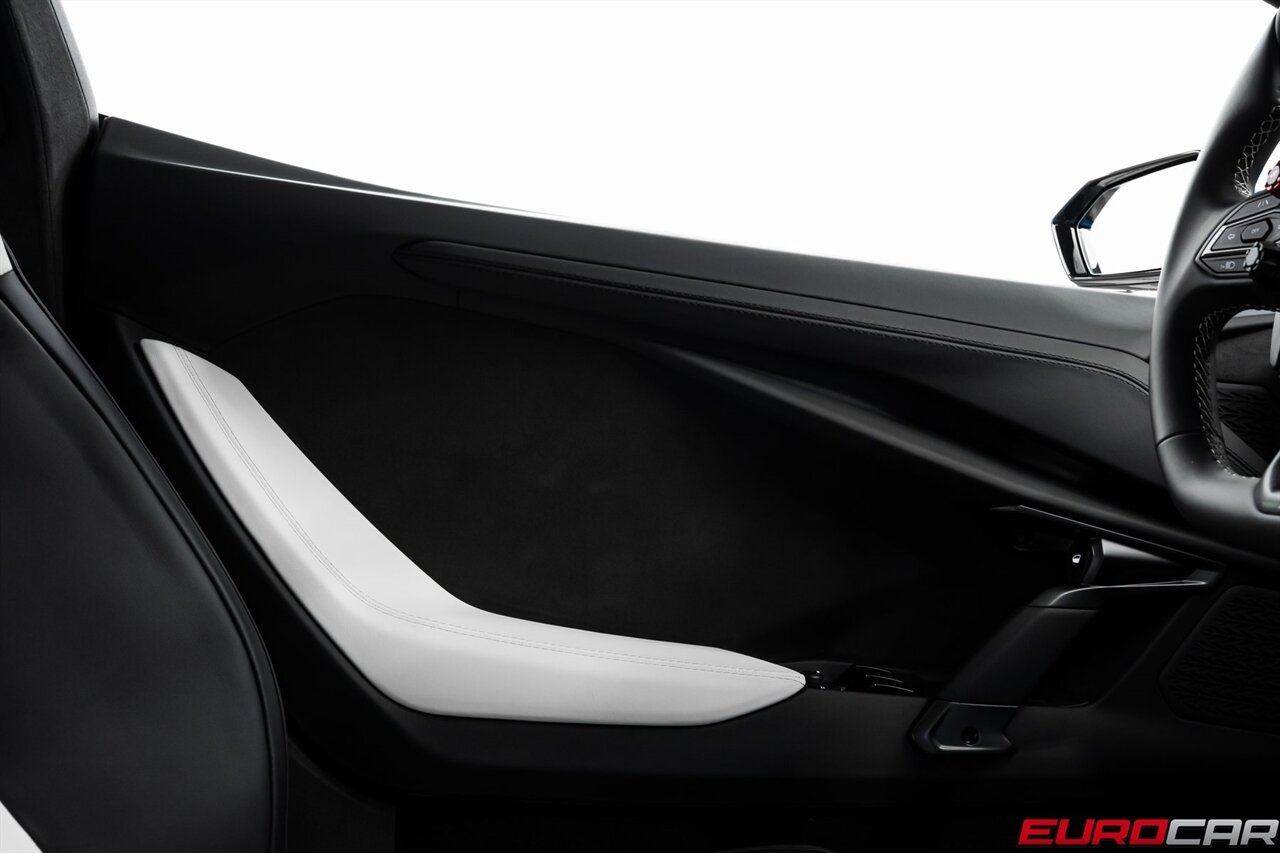 2025 Lamborghini Revuelto *HIGH GLOSS STYLE PACKAGE * PASSENGER DISPLAY*   - Photo 29 - Costa Mesa, CA 92626