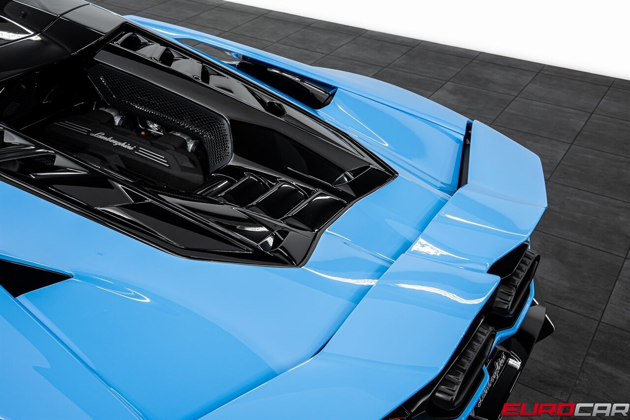 2025 Lamborghini Revuelto *HIGH GLOSS STYLE PACKAGE * PASSENGER DISPLAY*   - Photo 22 - Costa Mesa, CA 92626