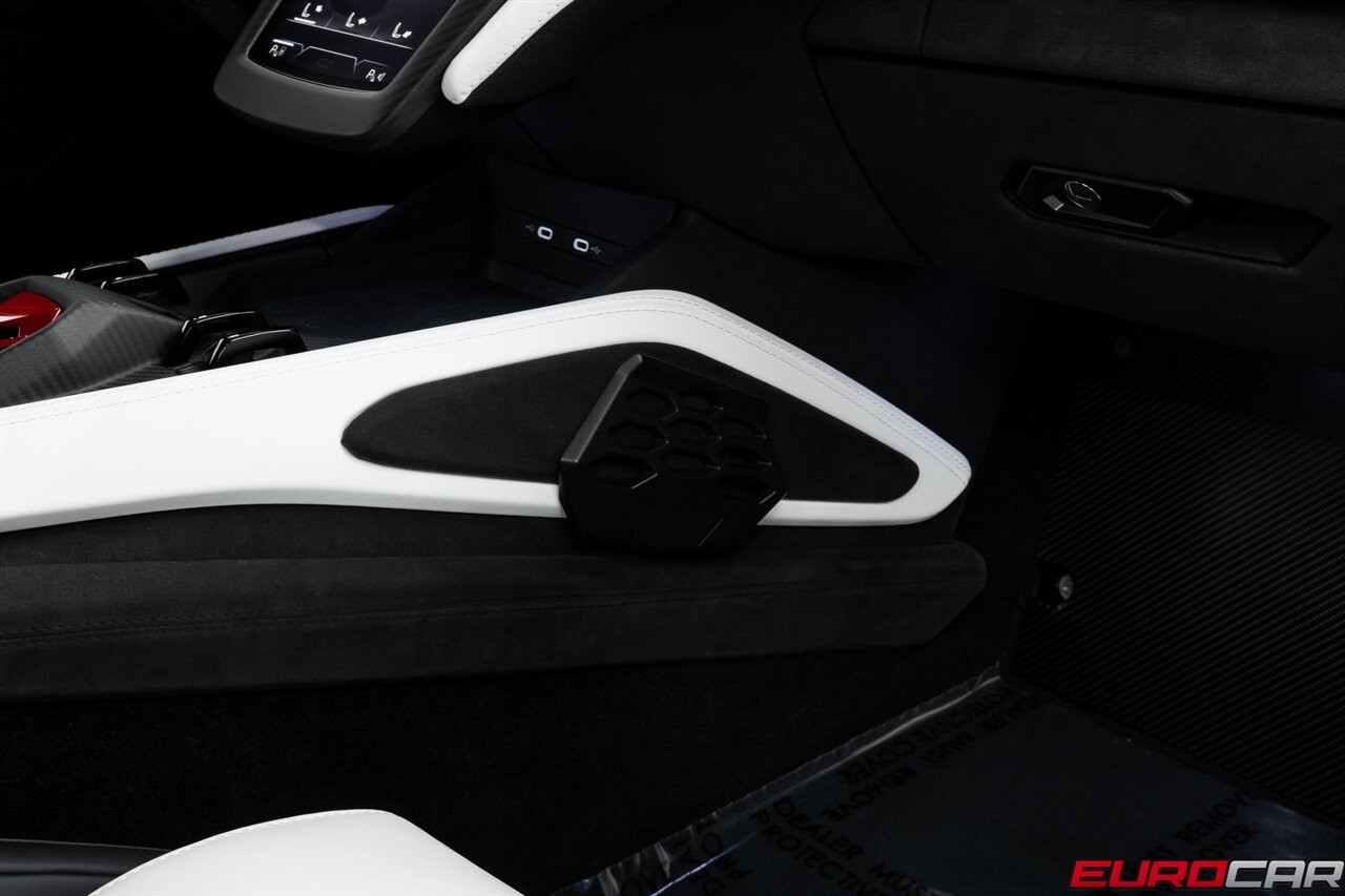 2025 Lamborghini Revuelto *HIGH GLOSS STYLE PACKAGE * PASSENGER DISPLAY*   - Photo 40 - Costa Mesa, CA 92626